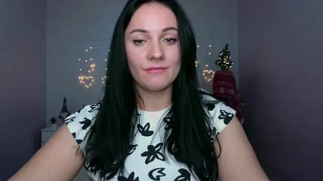 Snapshot of Emelyblum chatting on 12-21-24, 09:36 Emelyblum online show from 12-21-24, 09:36