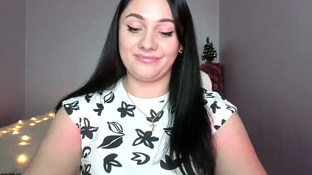 Snapshot of Emelyblum chatting on 01-15-25, 12:30 Emelyblum online show from 01-15-25, 12:30