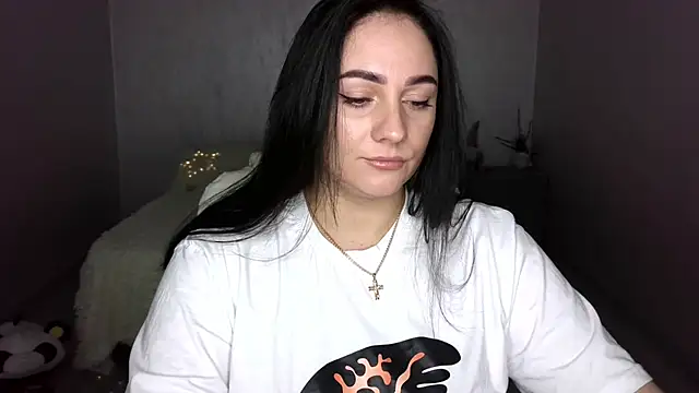 Snapshot of Emelyblum chatting on 03-23-25, 12:58 Emelyblum online show from 03-23-25, 12:58