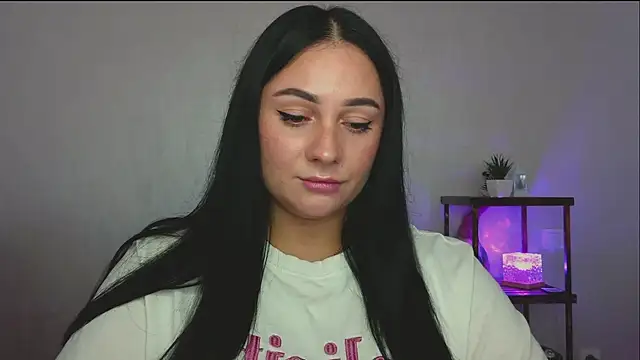 Snapshot of Emelyblum chatting on 09-09-25, 12:48 Emelyblum online show from 09-09-25, 12:48