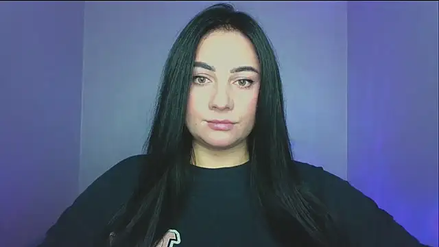 Snapshot of Emelyblum chatting on 09-18-25, 10:23 Emelyblum online show from 09-18-25, 10:23