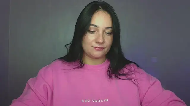 Snapshot of Emelyblum chatting on 09-23-25, 08:23 Emelyblum online show from 09-23-25, 08:23