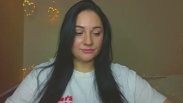 Snapshot of Emelyblum chatting on 10-22-25, 09:14 Emelyblum online show from 10-22-25, 09:14