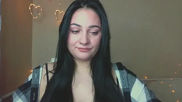 Snapshot of Emelyblum chatting on 10-23-25, 04:17 Emelyblum online show from 10-23-25, 04:17