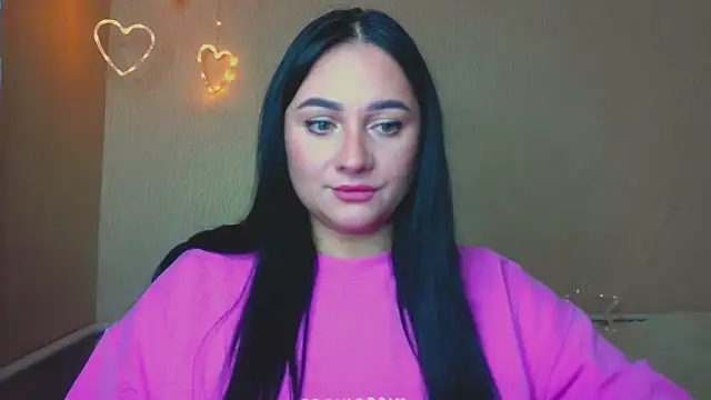 Snapshot of Emelyblum chatting on 10-28-25, 10:23 Emelyblum online show from 10-28-25, 10:23