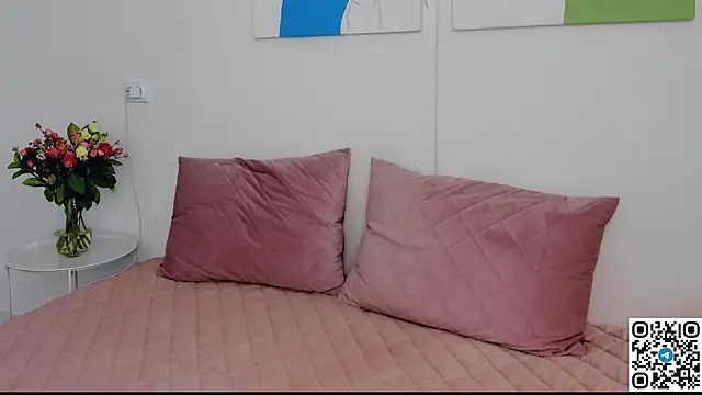 SelenaRousey online show from 03-26-26, 08:42