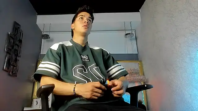 AndyPalmer  online show from 03-04-25, 07:11