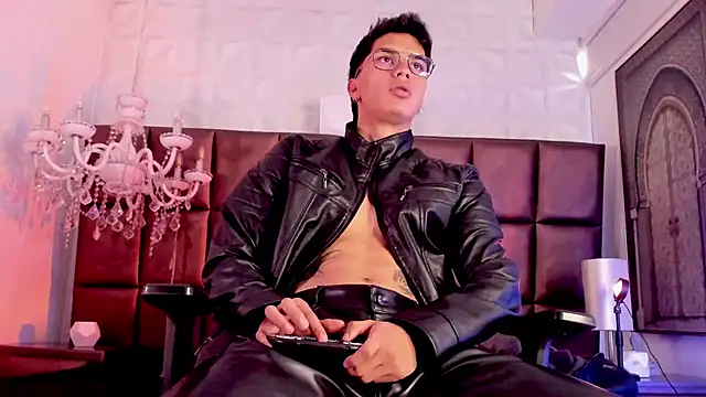 AndyPalmer  online show from 03-12-25, 05:07