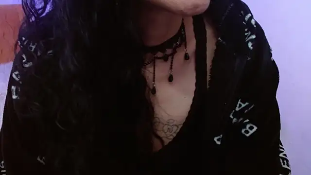 AlexandraJones  online show from 02-07-25, 09:47