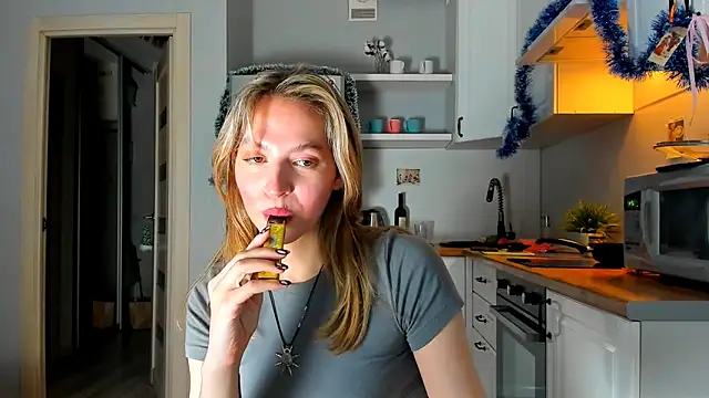 Snapshot of Niky__Jess chatting on 12-23-24, 06:37 Niky Jess online show from 12-23-24, 06:37