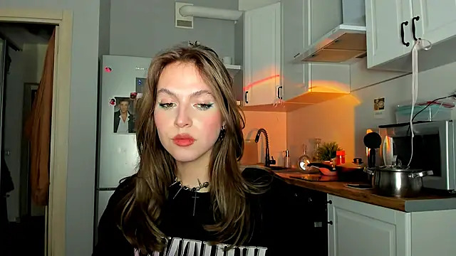 Snapshot of Niky__Jess chatting on 02-06-25, 09:06 Niky Jess online show from 02-06-25, 09:06