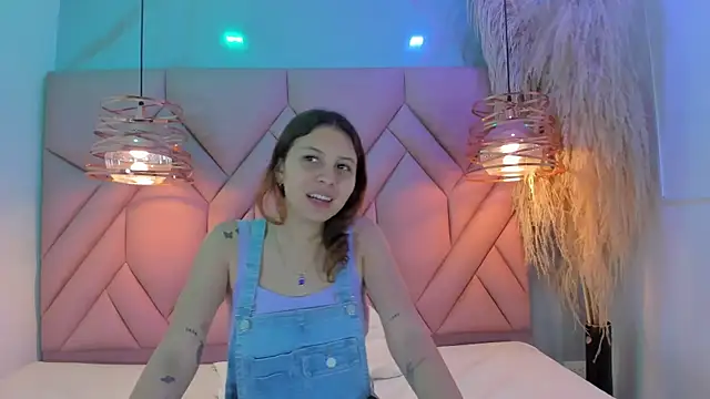 AngelaaCute  online show from 12-08-24, 12:41