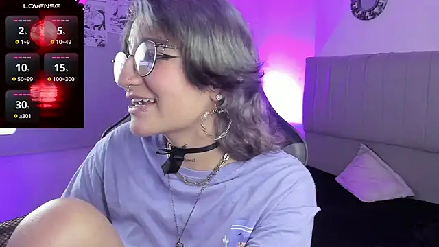 Snapshot of SukiFuyu_ chatting on 02-11-25, 06:33 SukiFuyu online show from 02-11-25, 06:33