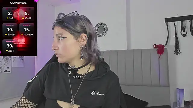 Snapshot of SukiFuyu_ chatting on 03-06-25, 12:19 SukiFuyu online show from 03-06-25, 12:19