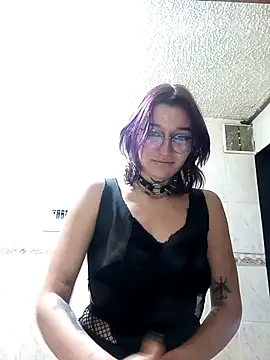 Snapshot of SukiFuyu_ chatting on 11-06-25, 09:05 SukiFuyu online show from 11-06-25, 09:05