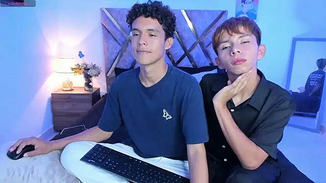 Snapshot of nickolas_moon chatting on 11-13-25, 06:18 nickolas moon online show from 11-13-25, 06:18