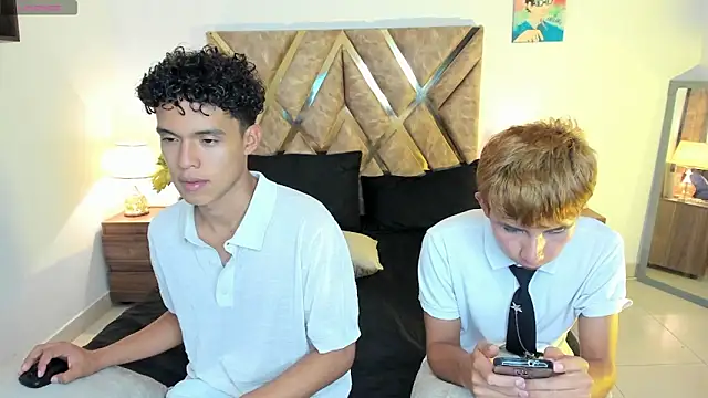 Snapshot of nickolas_moon chatting on 12-01-25, 02:16 nickolas moon online show from 12-01-25, 02:16