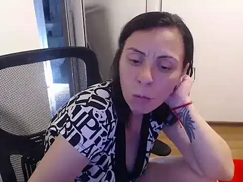 SweetAdela92 online show from 06-11-26, 08:40