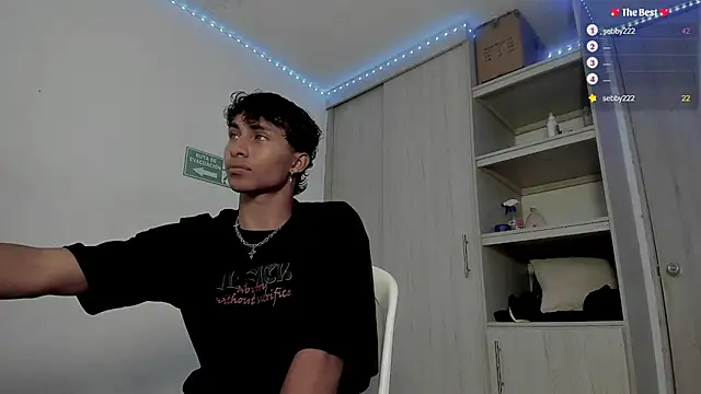 Snapshot of _diegsz_ chatting on 02-08-25, 06:55 diegsz online show from 02-08-25, 06:55