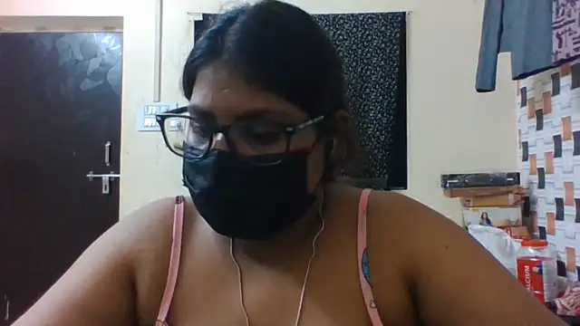 Hotmilfxox online show from 06-03-26, 02:33