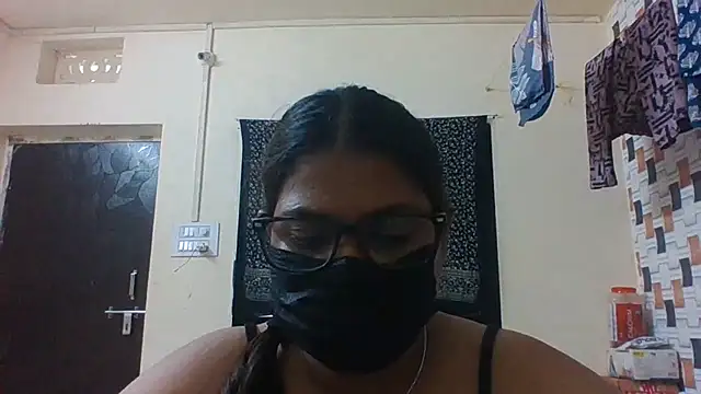 Hotmilfxox online show from 06-18-26, 02:23