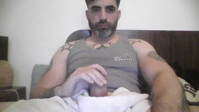 Snapshot of ozzypsico13 chatting on 11-04-25, 02:10 ozzypsico13 online show from 11-04-25, 02:10