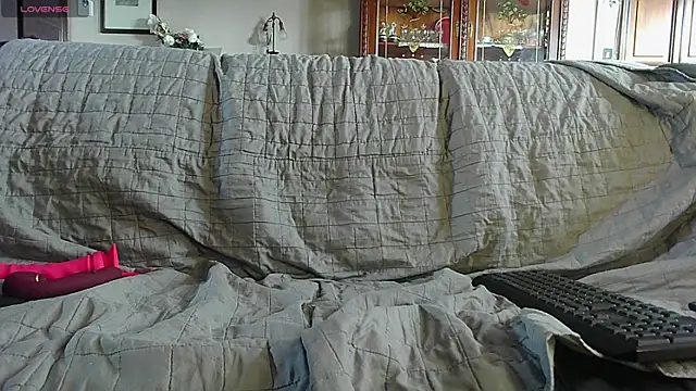 Snapshot of LauraMonolo chatting on 06-05-26, 06:52 LauraMonolo online show from 06-05-26, 06:52