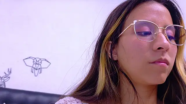 Skinny hottie18 online show from 01-09-25, 04:49