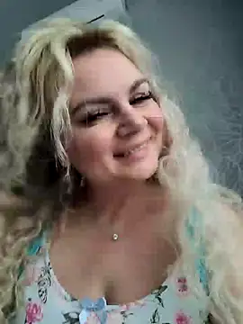 candy queeen online show from 02-28-25, 03:37