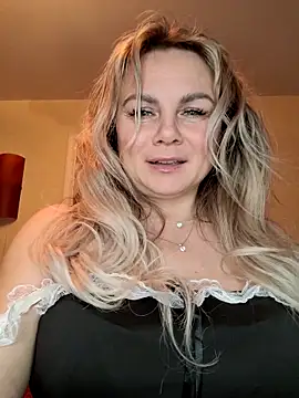 candy queeen online show from 12-13-25, 10:15