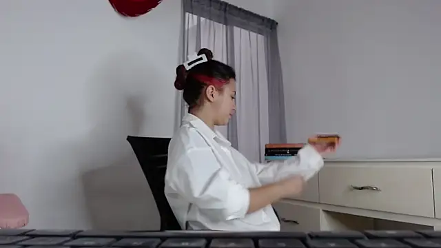 Snapshot of melody__bleir chatting on 03-04-26, 08:37 melody bleir online show from 03-04-26, 08:37