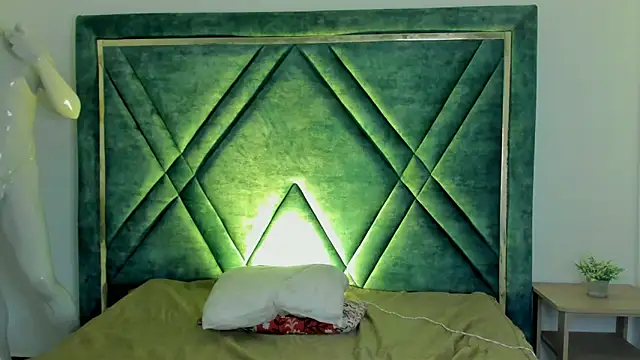 Ari sunshine  online show from 10-01-25, 06:08