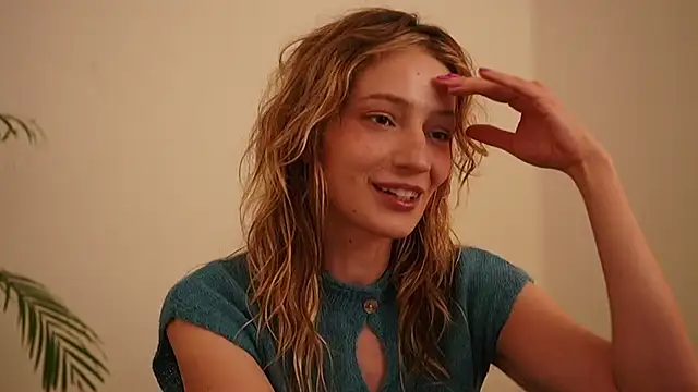 Stephany talks online show from 06-10-26, 02:45