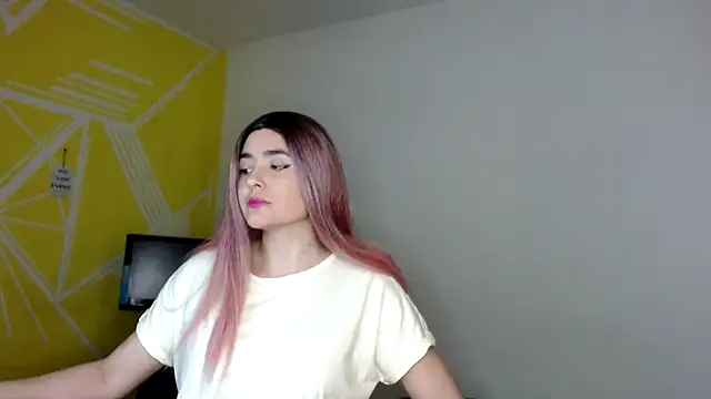 Snapshot of Nikolle_Rouss chatting on 01-03-25, 11:01 Nikolle Rouss online show from 01-03-25, 11:01