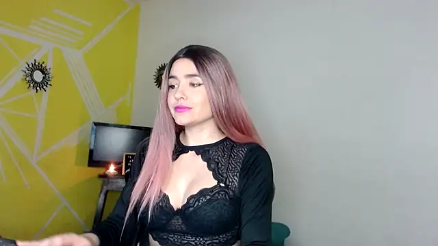 Snapshot of Nikolle_Rouss chatting on 02-12-25, 10:04 Nikolle Rouss online show from 02-12-25, 10:04
