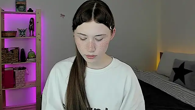 Stella Sunny online show from 04-28-26, 11:32