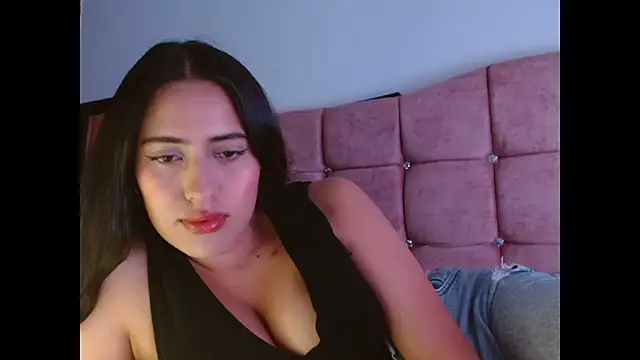 Snapshot of Paris-love chatting on 10-14-25, 09:59 Paris-love online show from 10-14-25, 09:59