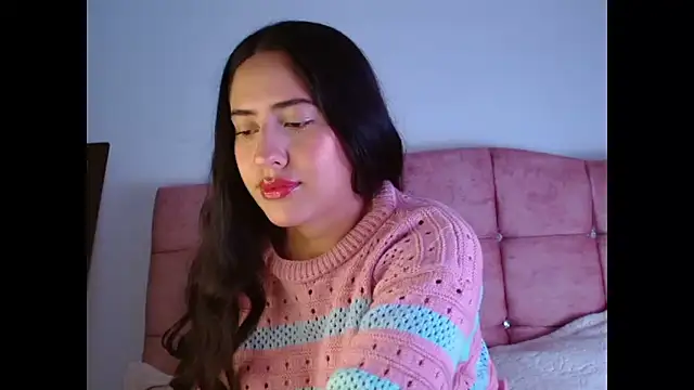 Snapshot of Paris-love chatting on 11-02-25, 10:45 Paris-love online show from 11-02-25, 10:45