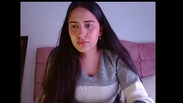 Snapshot of Paris-love chatting on 11-10-25, 10:42 Paris-love online show from 11-10-25, 10:42