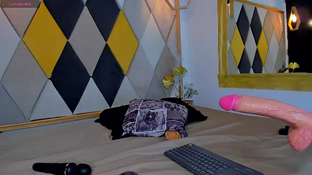 SamanthaFerrer  online show from 03-13-25, 09:48