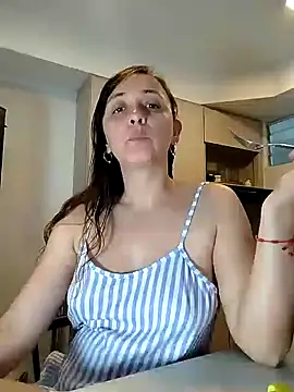 Snapshot of natalie_cowens chatting on 02-08-25, 10:19 natalie cowens online show from 02-08-25, 10:19