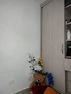 Snapshot of natalie_cowens chatting on 10-23-25, 03:00 natalie cowens online show from 10-23-25, 03:00