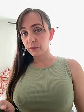 natalie cowens online show from 06-18-26, 09:19