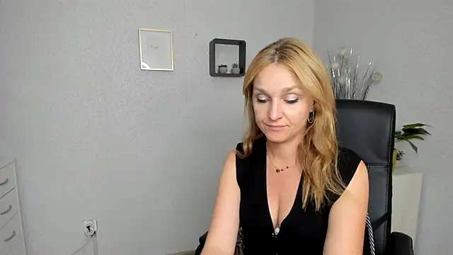 AliciaDesire online show from 07-28-26, 04:39