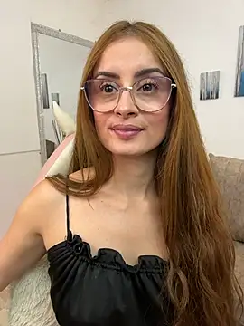 Snapshot of MiaaLoren chatting on 02-15-26, 06:04 MiaaLoren online show from 02-15-26, 06:04