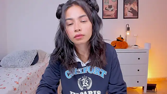 Snapshot of Adriennesexxx chatting on 10-01-25, 05:30 Adriennesexxx online show from 10-01-25, 05:30