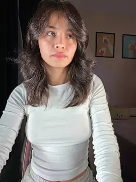 Snapshot of Adriennesexxx chatting on 02-21-26, 10:44 Adriennesexxx online show from 02-21-26, 10:44