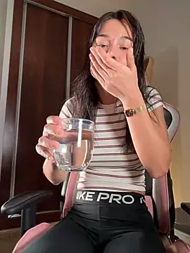 Snapshot of Adriennesexxx chatting on 03-14-26, 10:15 Adriennesexxx online show from 03-14-26, 10:15