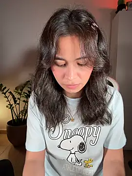 Snapshot of Adriennesexxx chatting on 03-20-26, 05:29 Adriennesexxx online show from 03-20-26, 05:29