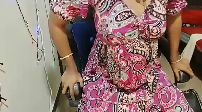 Snapshot of Anjali_cute-Pondati chatting on 02-27-25, 04:20 Anjali cute-Pondati online show from 02-27-25, 04:20